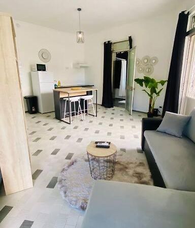 Urban Zen Appart Spacieux Studio Atypique Avec Bain A Remous Proche De Tout Πουάντ-α-Πιτρ Εξωτερικό φωτογραφία