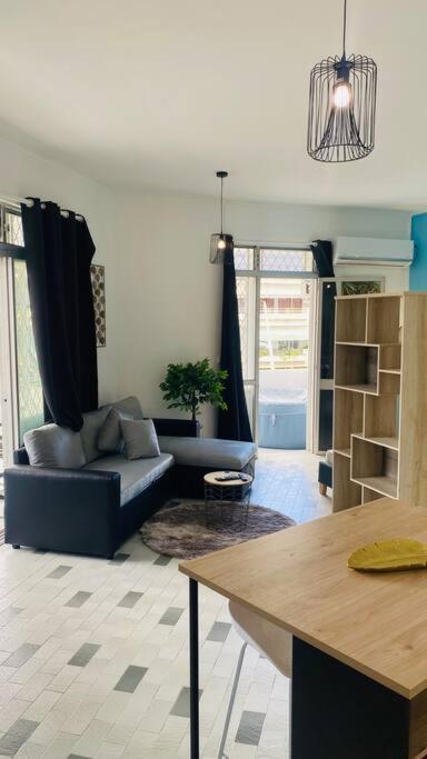 Urban Zen Appart Spacieux Studio Atypique Avec Bain A Remous Proche De Tout Πουάντ-α-Πιτρ Εξωτερικό φωτογραφία