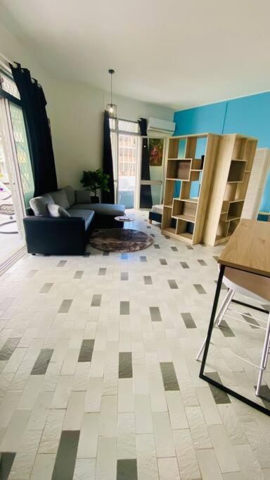 Urban Zen Appart Spacieux Studio Atypique Avec Bain A Remous Proche De Tout Πουάντ-α-Πιτρ Εξωτερικό φωτογραφία